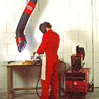 电弧焊安全:控制焊接烟气的全系统方法